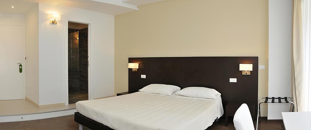 Le Stanze Sul Corso Bed & Breakfast Pescara Bagian luar foto