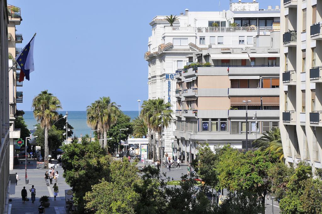 Le Stanze Sul Corso Bed & Breakfast Pescara Bagian luar foto