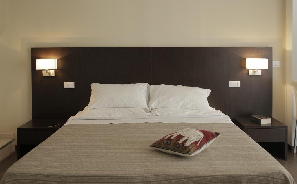 Le Stanze Sul Corso Bed & Breakfast Pescara Bagian luar foto